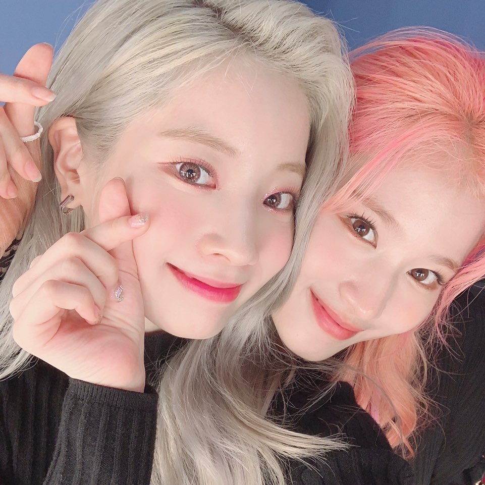 Saida-twice-jyp-ent-43035425-961-961